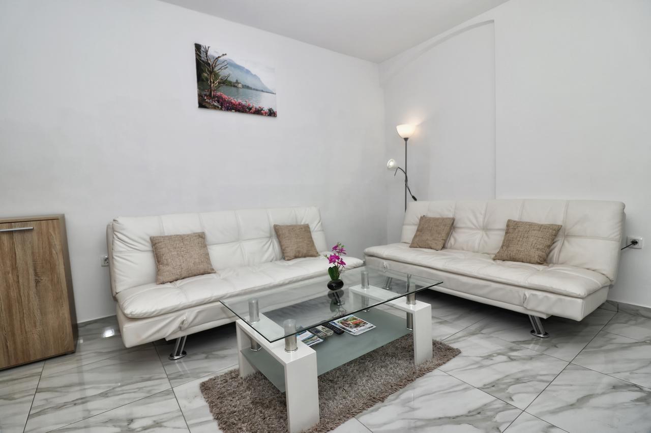 Apartments Amalia Rovinj Exterior photo